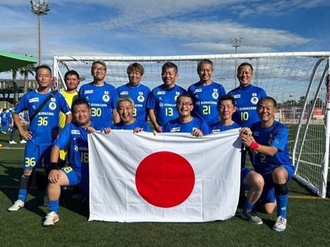 ウォーキングフットボール(歩くサッカー)の世界大会“FIWFA World Nations Cup 2025” にOver50日本代表として出場してきました(食物栄養学科 教授 坂手誠治)のサムネイル