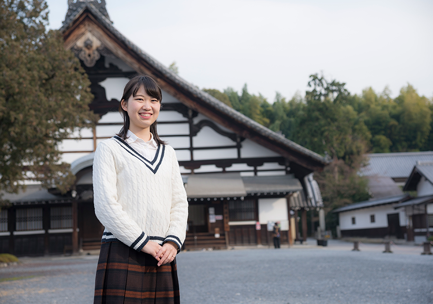 H Sさん 京都で歴史を学ぶ学生ならではの視点を生かした 観光案内で 外国人観光客をおもてなし 京女倶楽部