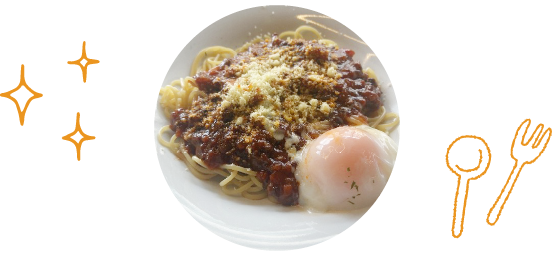 カフェテリアでランチ お気に入りは温玉パスタ！