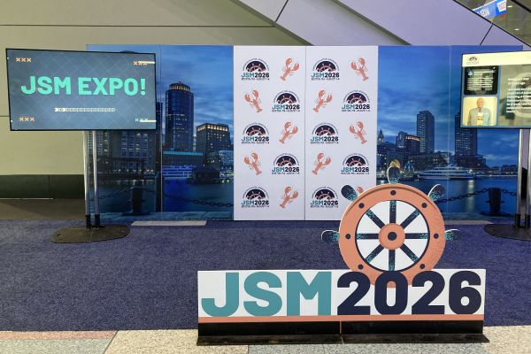 【データサイエンス学部】北米最大の統計学の国際学会（JSM）で大学院生とデータサイエンス学部教員の生物統計学の研究をポスター発表しましたのサムネイル