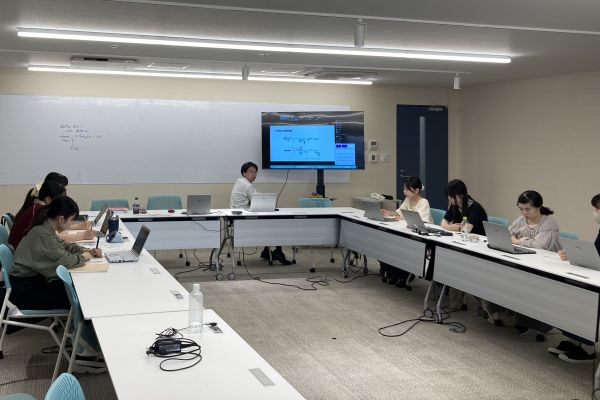 【データサイエンス学部】阿部研究室で集中勉強会（SAS®トレーニング，精神疾患の勉強会）を行いましたのサムネイル