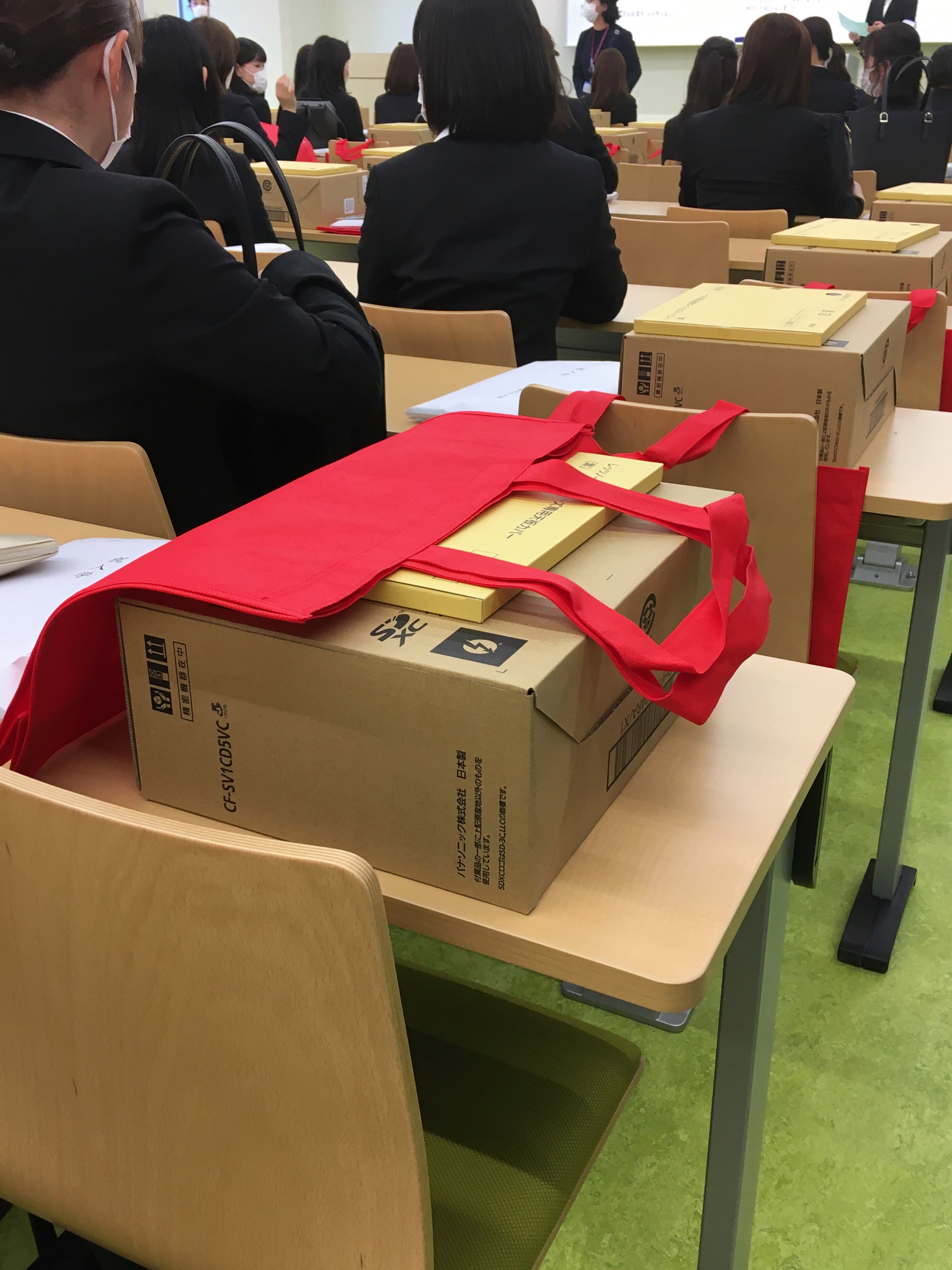 入学式 同級生と初対面 コンピューター 京都女子大学