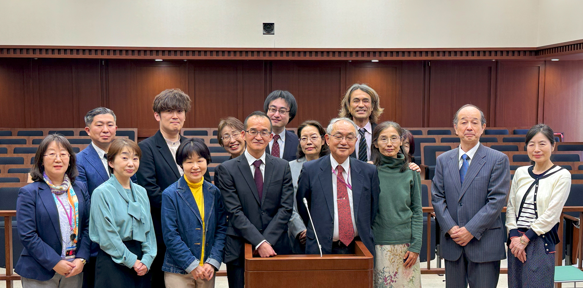 女子大学校集合写真 