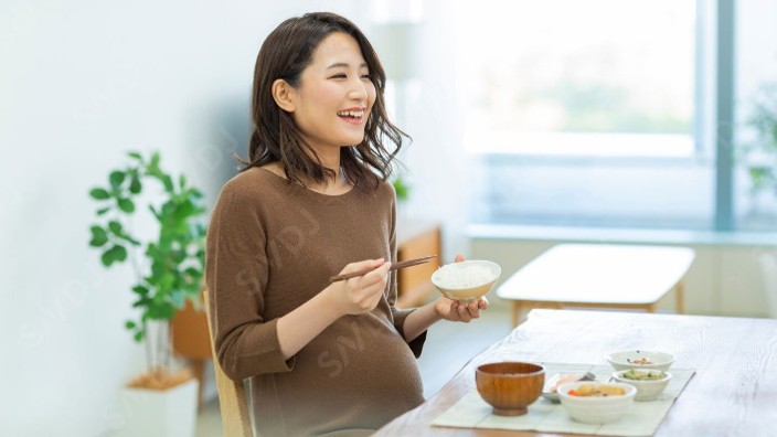 食物栄養学科の今井佐恵子特任教授らの論文がスポーツ栄養WEBに掲載されました  “食べる順序と分割食の指導で妊娠糖尿病女性のケトン尿が消失　児の転帰もケトン陰性妊婦と同等”のサムネイル