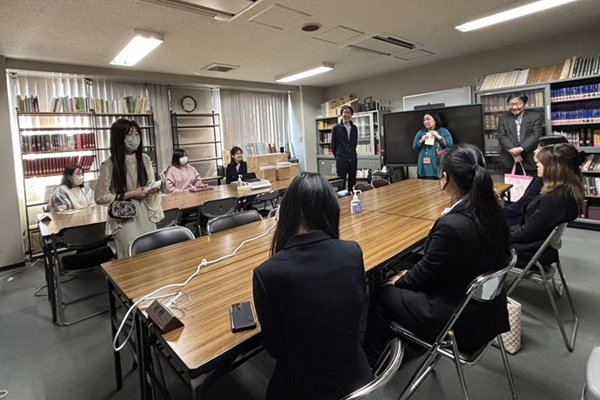 【日本語日本文学科】入学式と大学院新入生ガイダンスが行われました。のサムネイル