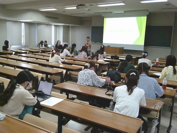 大学院（文学研究科史学専攻）の説明会を実施しましたのサムネイル