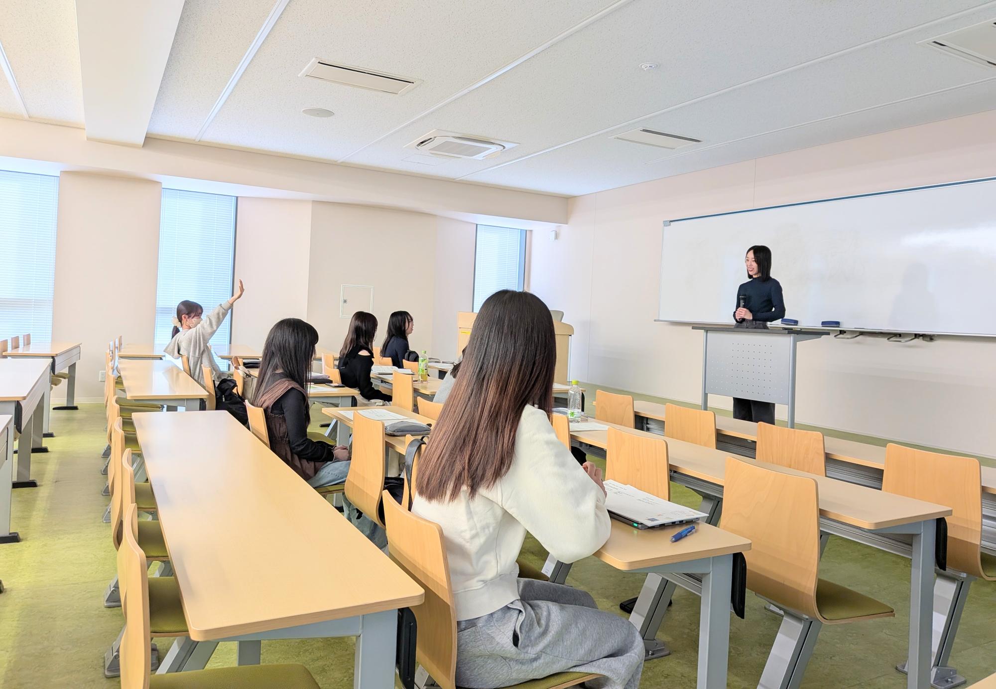 【心理共生学科】社会福祉士実習の実習報告会を行いました！のサムネイル