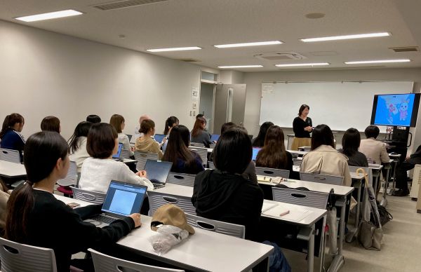 【現代社会学部】短期英語研修（A）（カナダ・レジャイナ大学）・多文化理解実習（タイ、カナダ）説明会を開催しましたのサムネイル