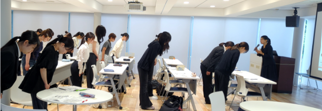 【キャリア開発センター】＜レポート＞マナーを身につけ、自分らしく輝く！「第一印象で魅せる！京女生のための就活マナー講座」を開催しました！のサムネイル