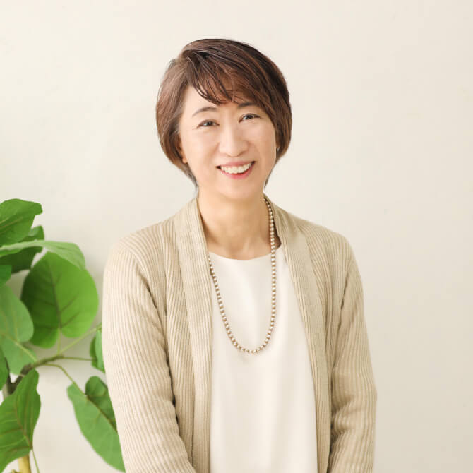 諏訪 亜紀  教授