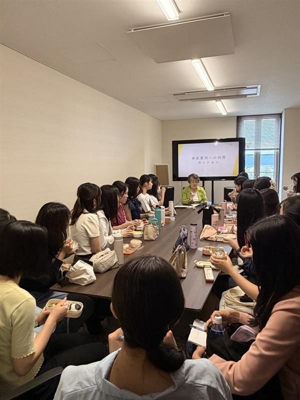 「学長と話そう！！ランチミーティング」—— ジェンダー教育研究所学生リーダーがイベントを開催のサムネイル